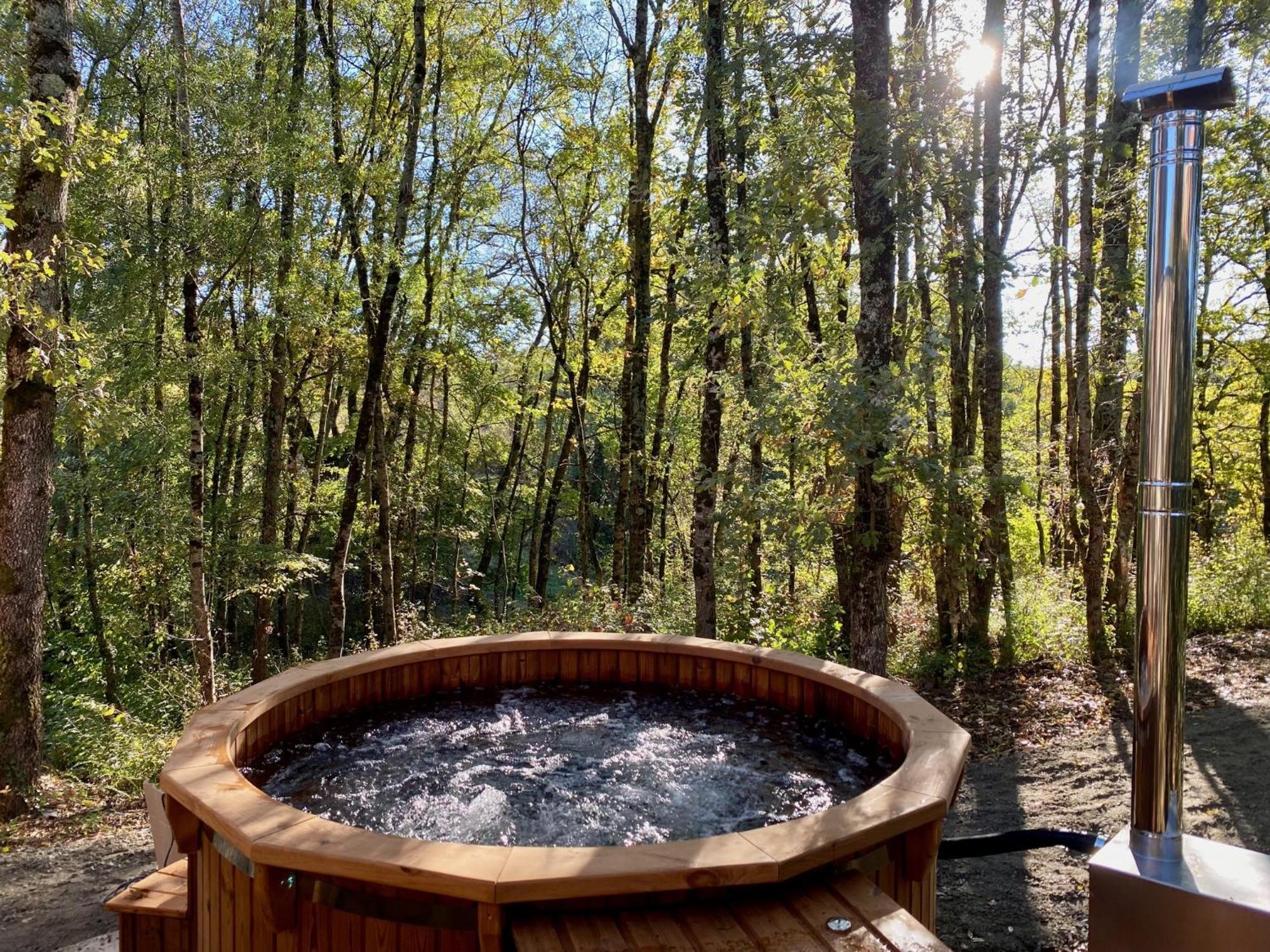 Dans Les Arbres Bed & Breakfast Lanta Bagian luar foto